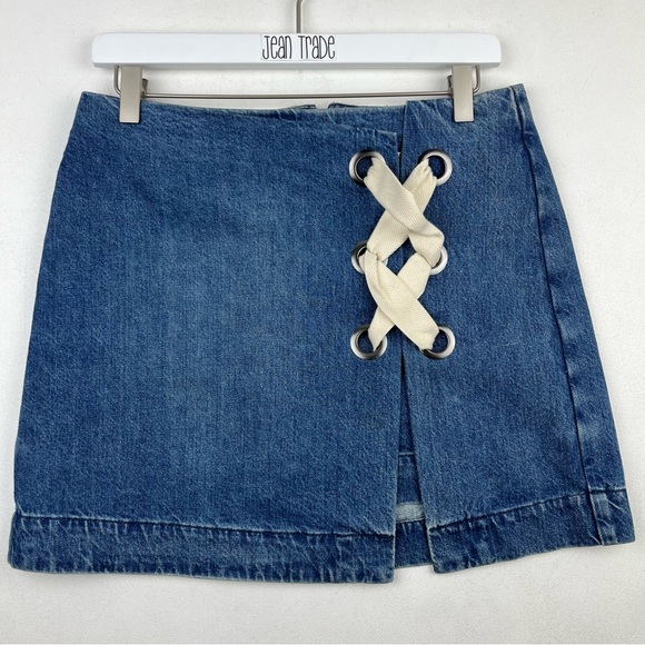 3x1 Hollow Skirt Color Dita - Picture 1 of 9